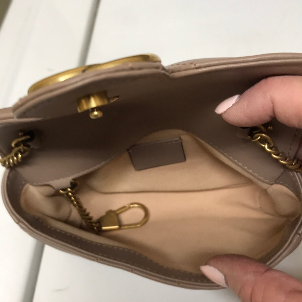 Authentic Gucci Marmont GG Super Mini Matelasse Shoulder Bag - Picture 4 of 5